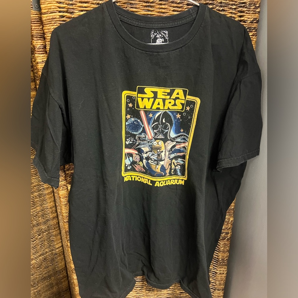 The Duck Company, Sea Wars- National Aquarium, Size: XXL, Pre- Owned